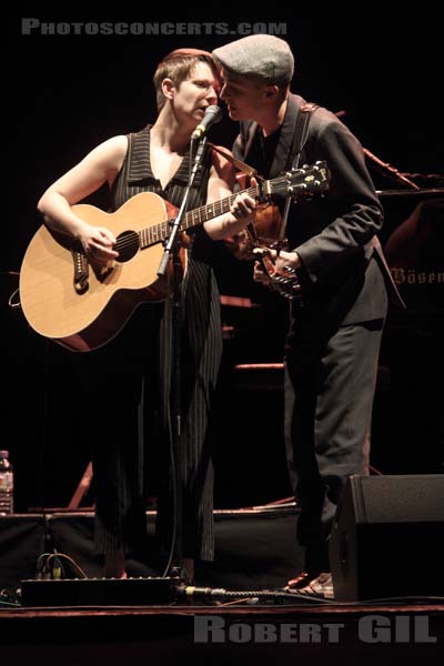 TREVOR MOSS AND HANNAH LOU - 2014-05-17 - PARIS - Grand Rex - 